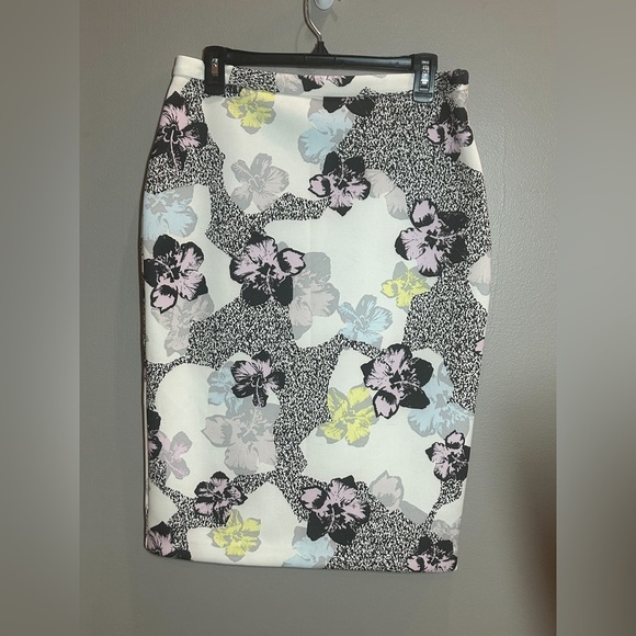 Bar III Dresses & Skirts - Bar III Floral Skirt​​​